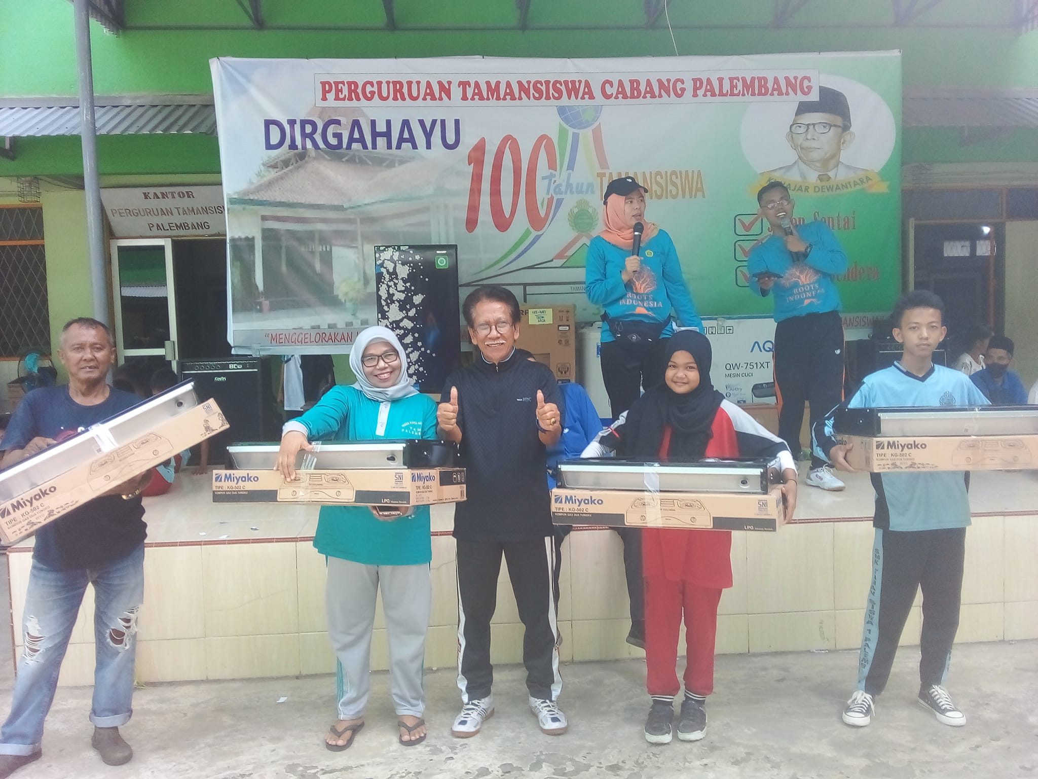 Jalan Santai Peringatan HUT 100 Tahun Tamansiswa Perguruan Tamansiswa Cabang Palembang.