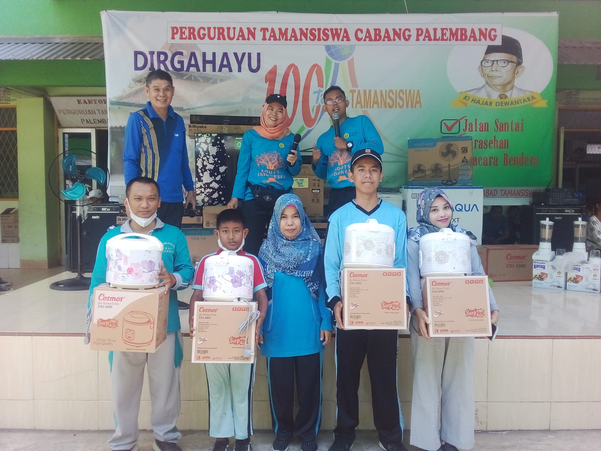 Jalan Santai Peringatan HUT 100 Tahun Tamansiswa Perguruan Tamansiswa Cabang Palembang.