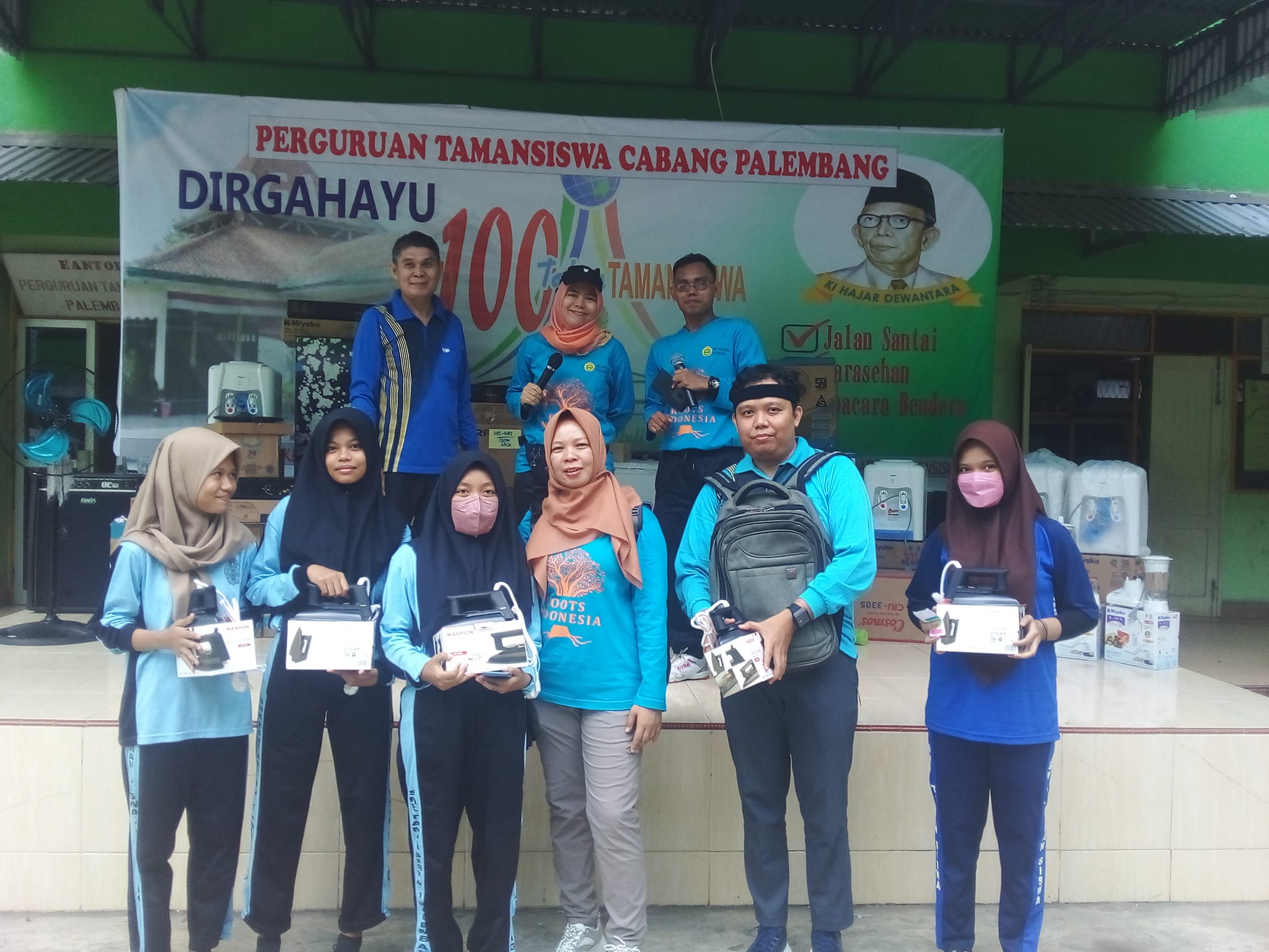 Jalan Santai Peringatan HUT 100 Tahun Tamansiswa Perguruan Tamansiswa Cabang Palembang.